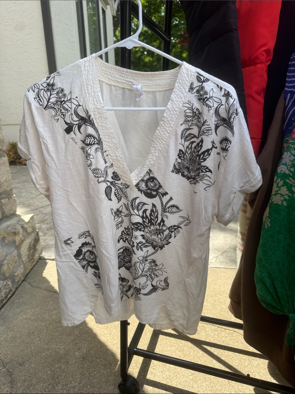 Women's White V-Neck Floral Print Top